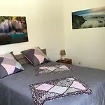 Villa Villa spacieuse avec piscine à Saint-Laurent-la-Vernède